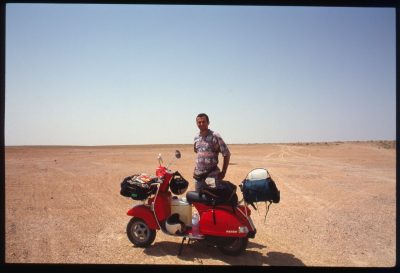 Vespa challenges Syrian desert